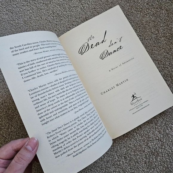 4/$20‎ The Dead Don't Dance by Charles Martin - Paperback - Picture 2 of 6